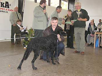 URSUS Z LEDENICK�CH ZAHRAD